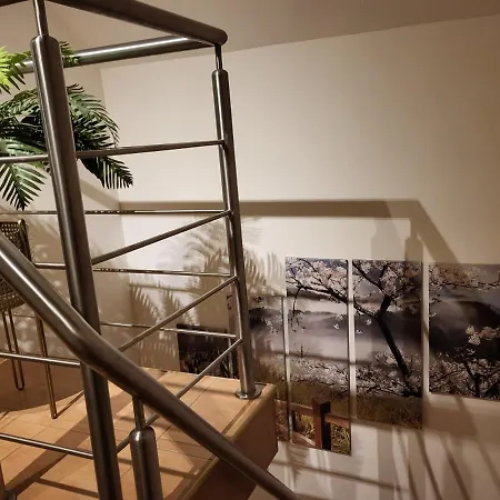 Apartment Pd Faktura Na Przedmiesciach Z Prywatnym Parkingiem I Ogrodem *
