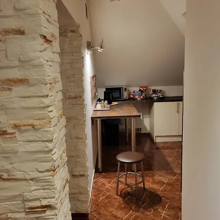 Apartmán Na Przedmiesciach Radzymina Z Prywatnym Parkingiem I Ogrodem Faktura *