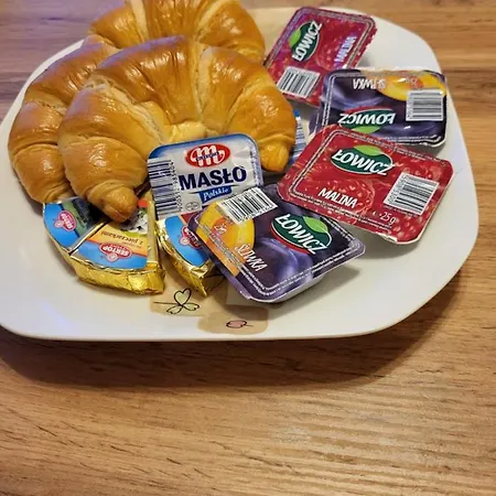 Na Przedmiesciach Radzymina Z Prywatnym Parkingiem I Ogrodem Faktura