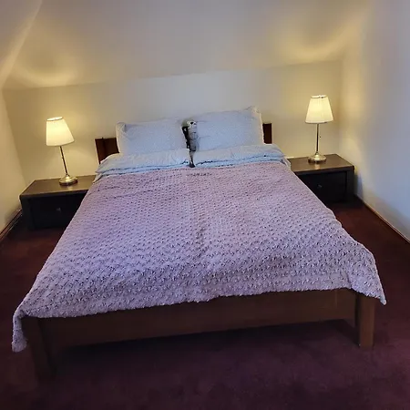 Na Przedmiesciach Radzymina Z Prywatnym Parkingiem I Ogrodem Faktura Apartmán *