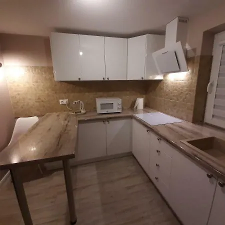 Na Przedmiesciach Radzymina Z Prywatnym Parkingiem I Ogrodem Faktura Apartmán *