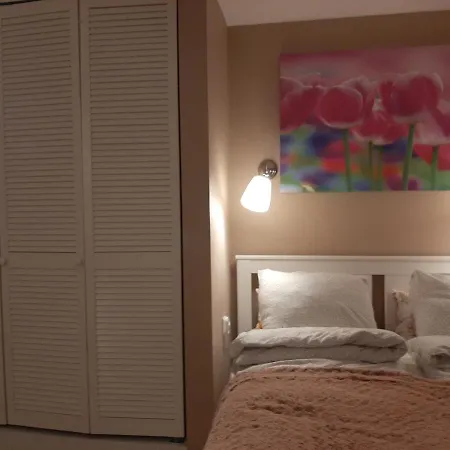 Apartmán Na Przedmiesciach Radzymina Z Prywatnym Parkingiem I Ogrodem Faktura *