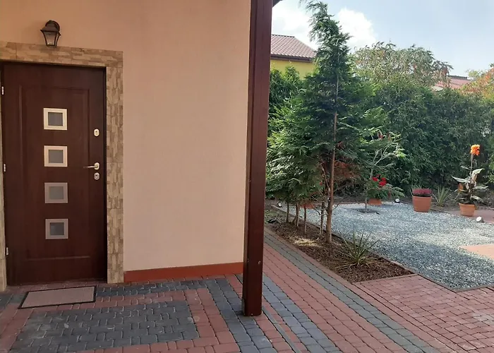 Apartament Na Przedmieściach Radzymina Z Prywatnym Parkingiem I Ogrodem Faktura