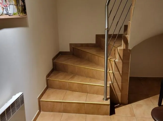 Apartament Na Przedmieściach Radzymina Z Prywatnym Parkingiem I Ogrodem Faktura Radzymin