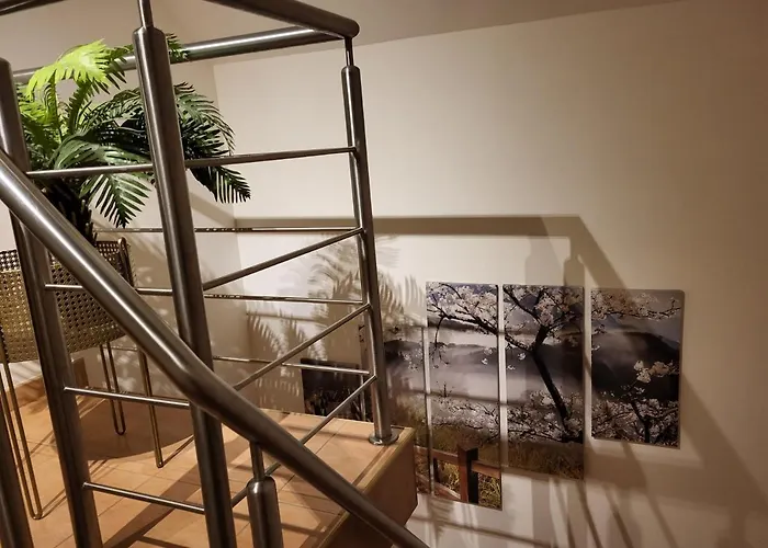 Apartament Na Przedmieściach Radzymina Z Prywatnym Parkingiem I Ogrodem Faktura *