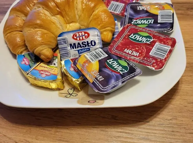 Na Przedmieściach Radzymina Z Prywatnym Parkingiem I Ogrodem Faktura