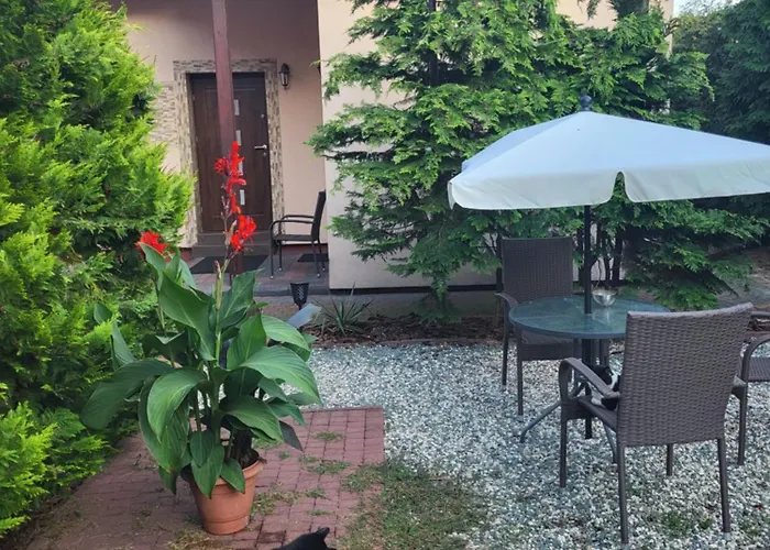 Na Przedmieściach Radzymina Z Prywatnym Parkingiem I Ogrodem Faktura Apartament *