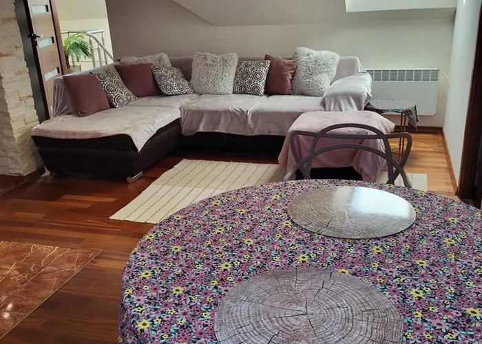 Apartament Na Przedmieściach Radzymina Z Prywatnym Parkingiem I Ogrodem Faktura