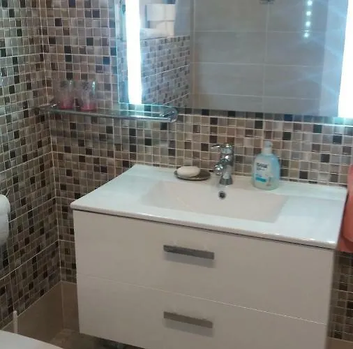 Na Przedmieściach Radzymina Z Prywatnym Parkingiem I Ogrodem Faktura