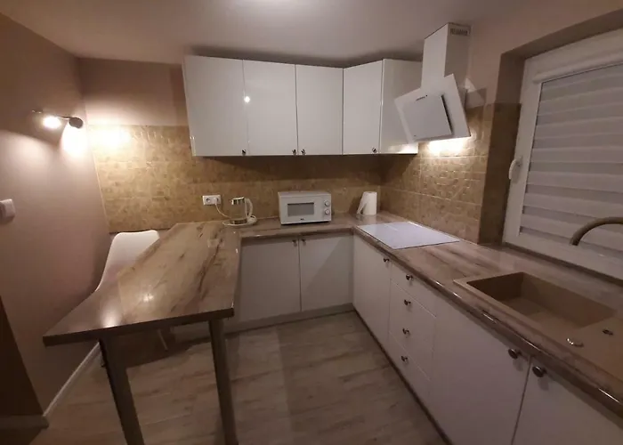 Na Przedmieściach Radzymina Z Prywatnym Parkingiem I Ogrodem Faktura Apartament *