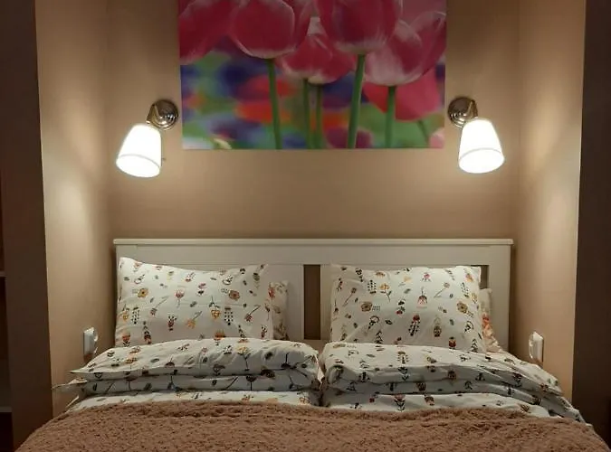 Na Przedmieściach Radzymina Z Prywatnym Parkingiem I Ogrodem Faktura * Radzymin